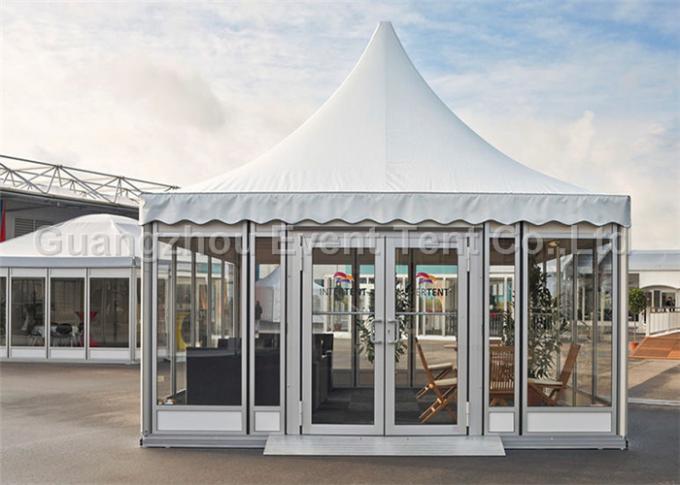 O evento pré-fabricou o hotel que constrói a barraca de vidro especial do pagode para a exposição